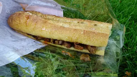 Banh mi roll